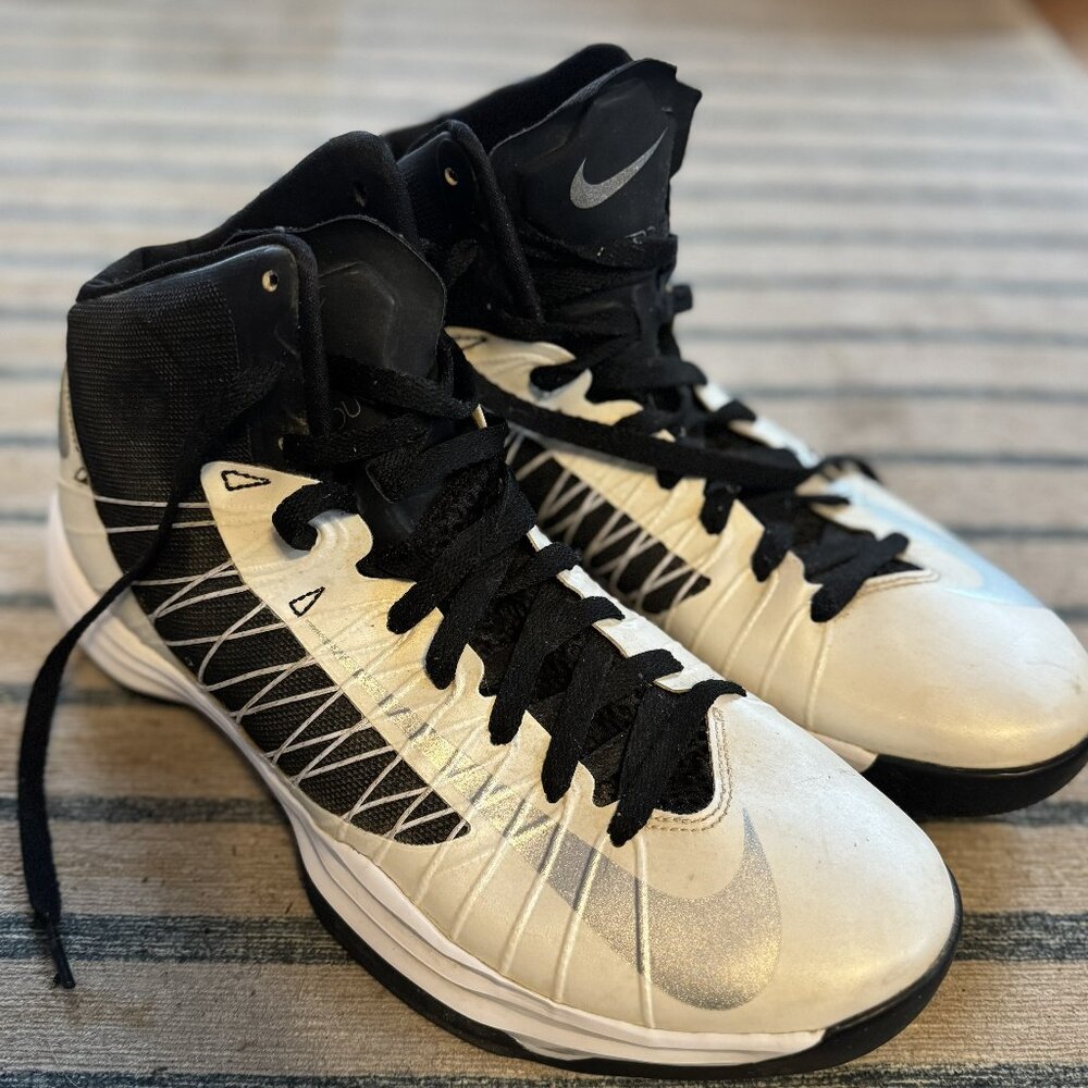 Nike Mens Hyperdunk 2012 White Black Basketball Shoe Size 11.5 524934-104
